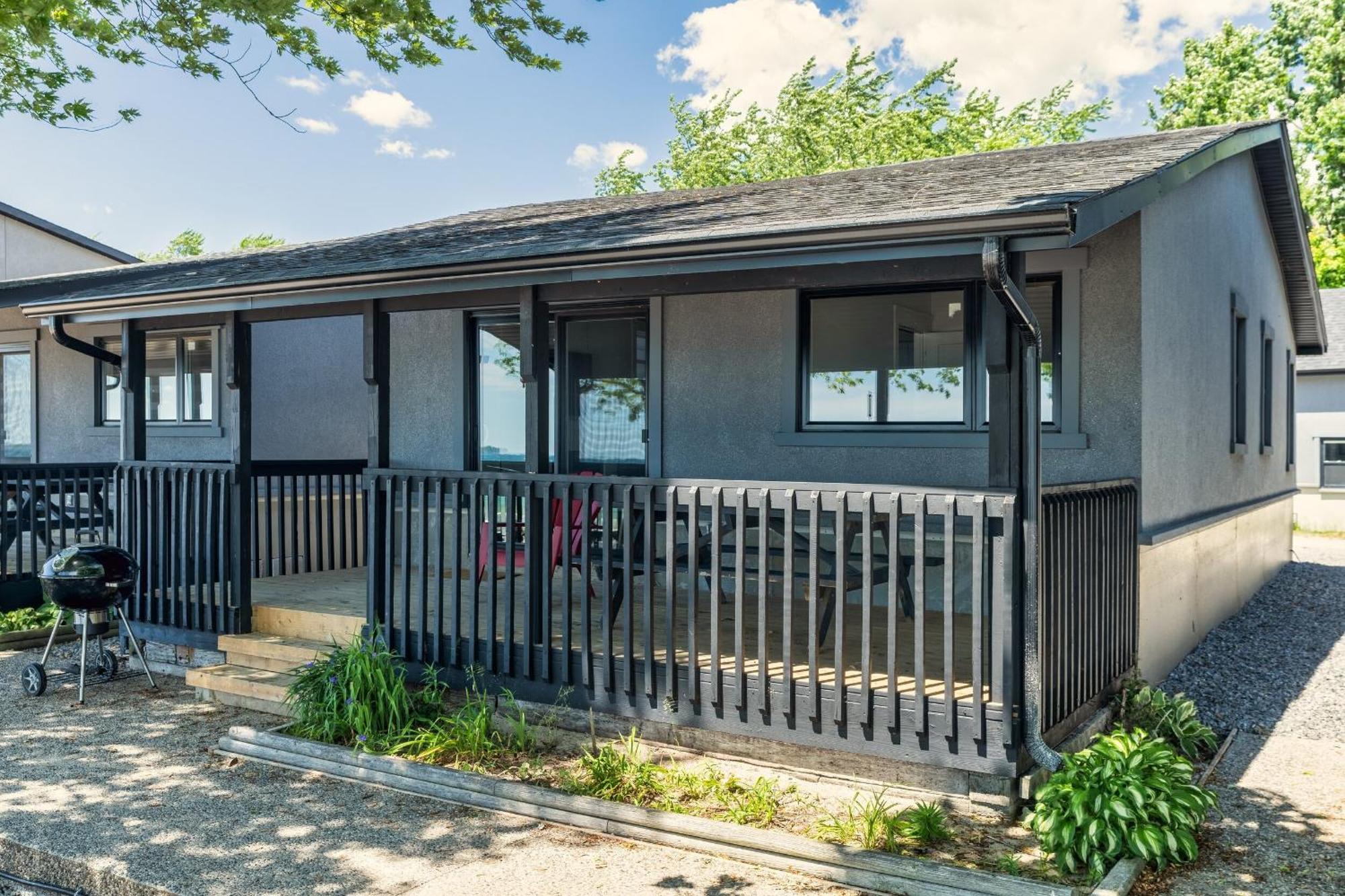 The Long Beach Resort - Beachfront Cottages & Townhouse Suites Wainfleet Exterior photo
