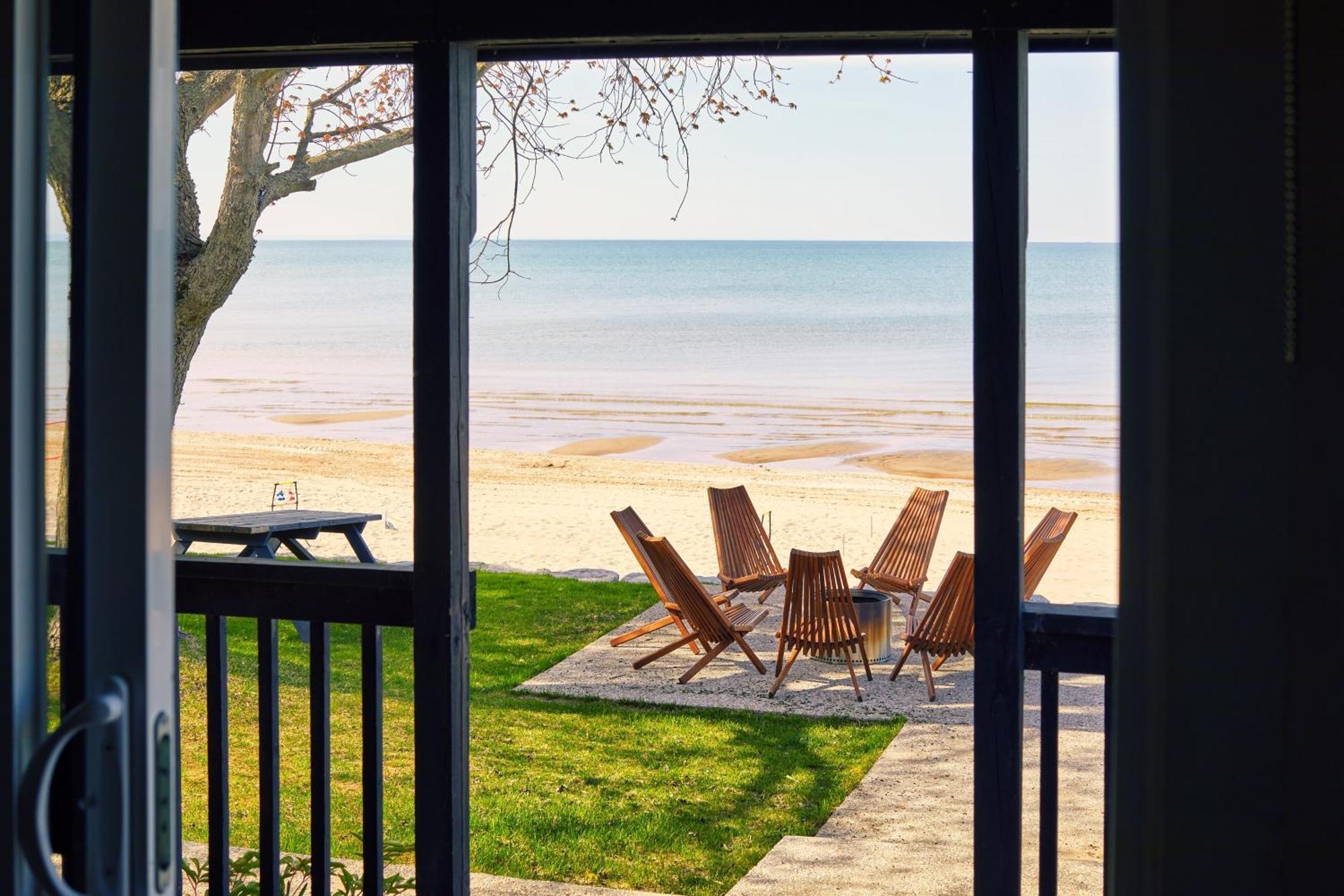 The Long Beach Resort - Beachfront Cottages & Townhouse Suites Wainfleet Exterior photo