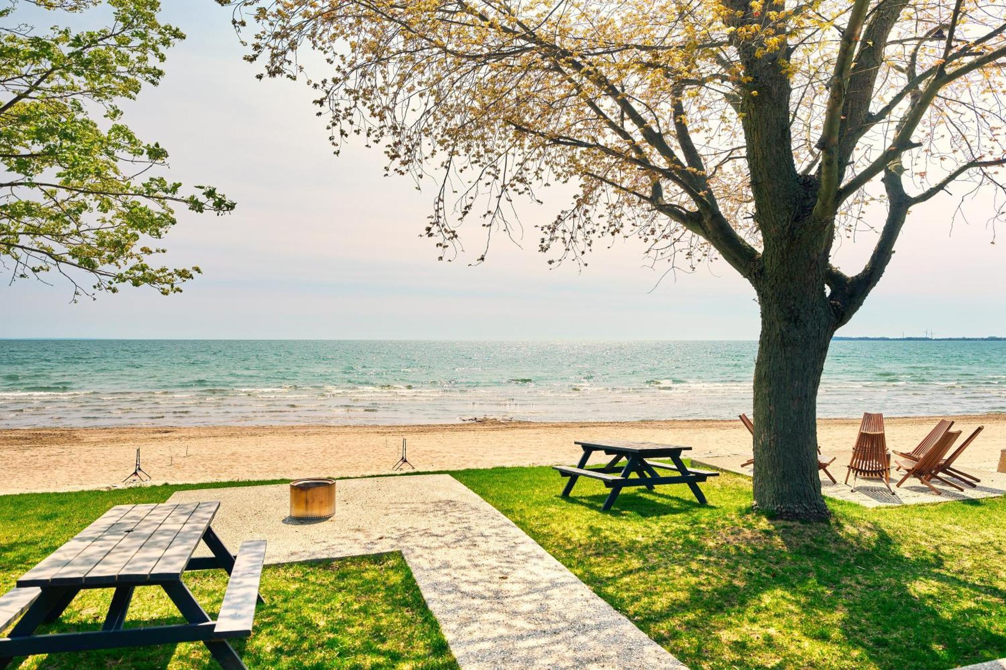 The Long Beach Resort - Beachfront Cottages & Townhouse Suites Wainfleet Exterior photo
